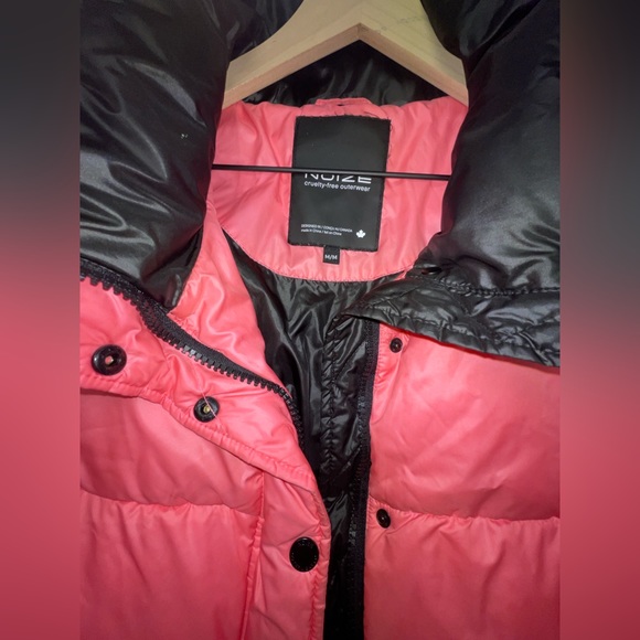 COPY - NOIZE GWEYN SHORT PUFFER IN PINK - Picture 5 of 6